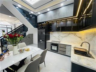 Nhà mới 3 tầng, 62m2, đúc btct, 4pn, view landmark, gần phú mỹ hưng, sổ hồng riêng. chỉ 7,45 tỷ