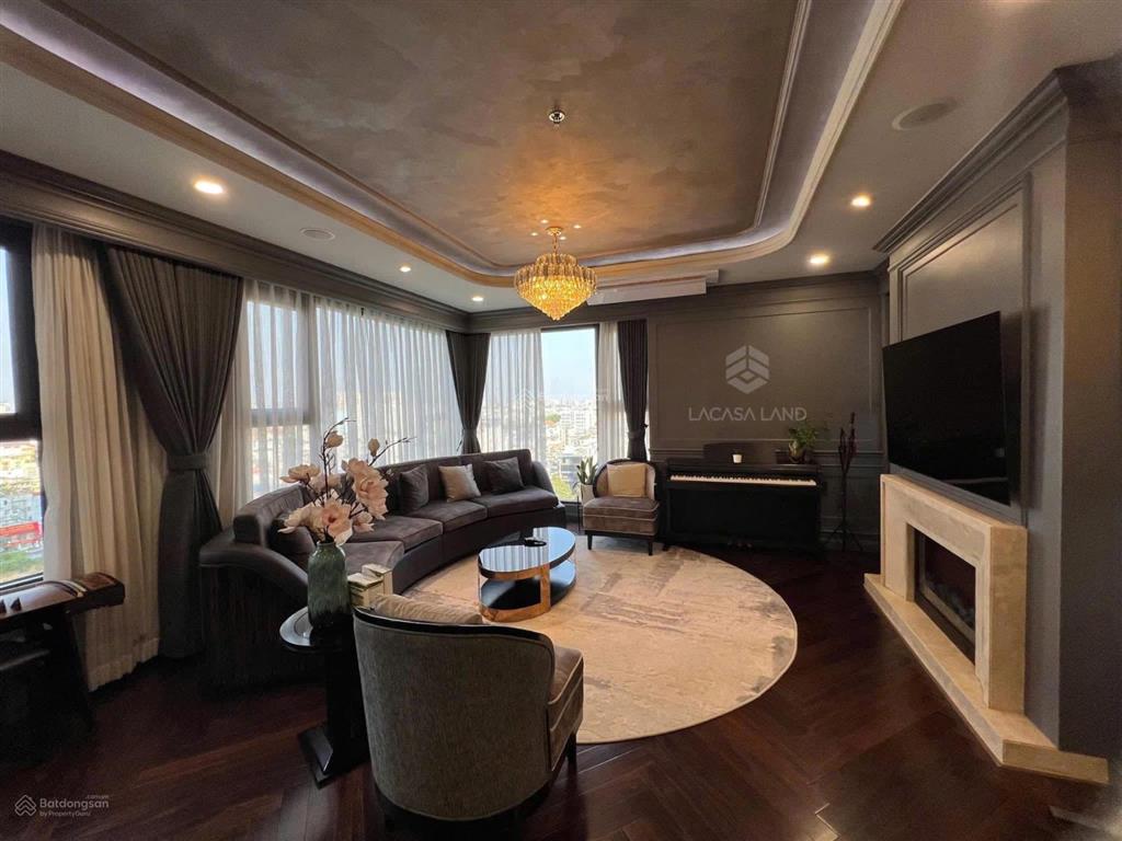 Cho thuê căn hộ 2pn/2wc, 15 triệu, 97m2 tại the flemington, q11, hcm, nhà đẹp.  0933 813 *** đức