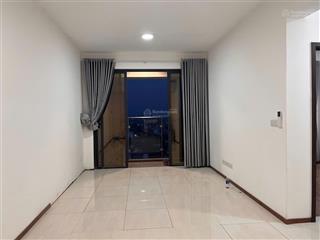 Bán căn 2pn lầu cao, view sông đông nam mát cả ngày  one verandah