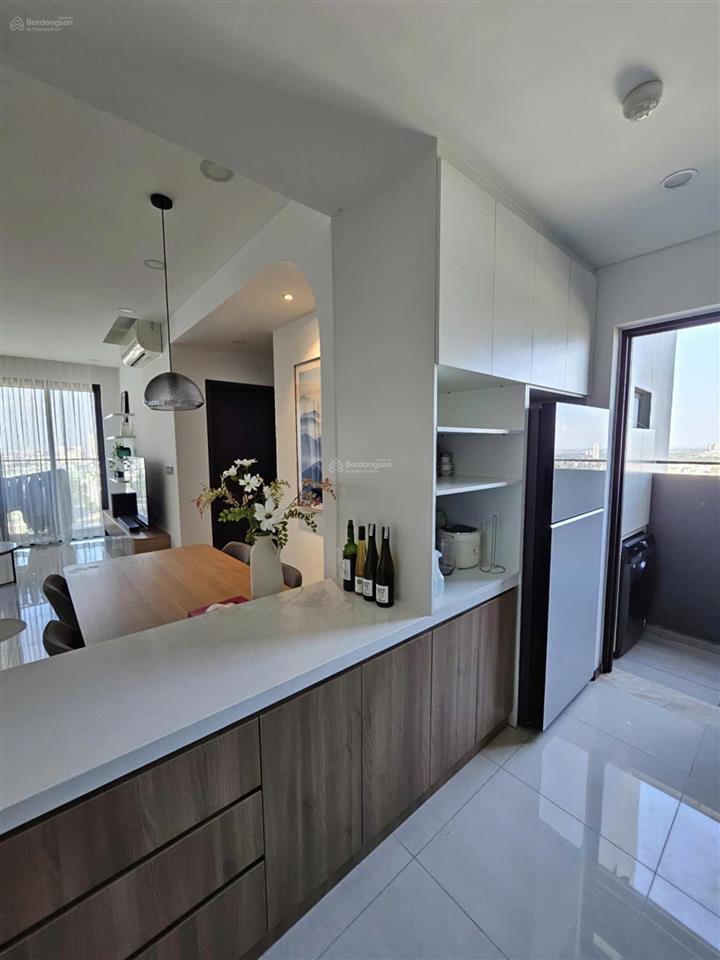 Bán căn góc 2pn full nội thất đẹp, lầu cao giá tốt  one verandah. sẵn sổ hồng