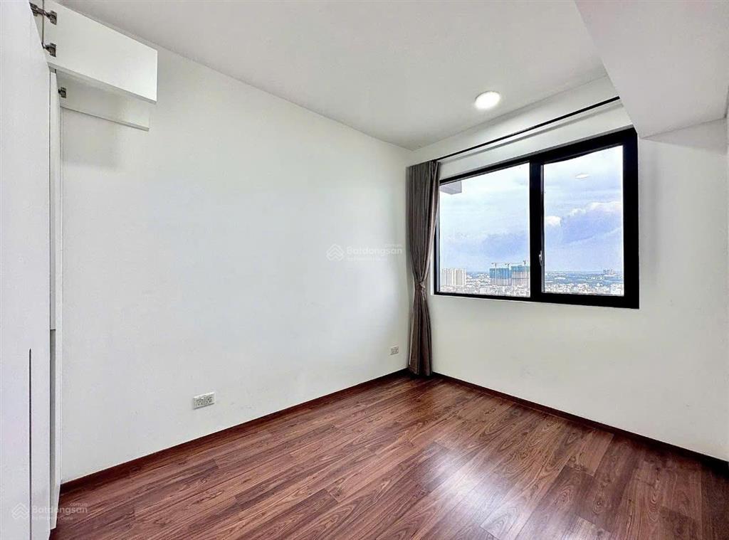 Bán nhanh căn 1pn lầu cao view sông đông nam 6.1 tỷ all in  one verandah