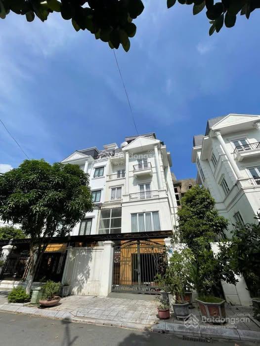 Bán biệt thự song lập diện tích 273m2 ,đường 17m2 trục chính giá 36ty5  em 0773 286 ***