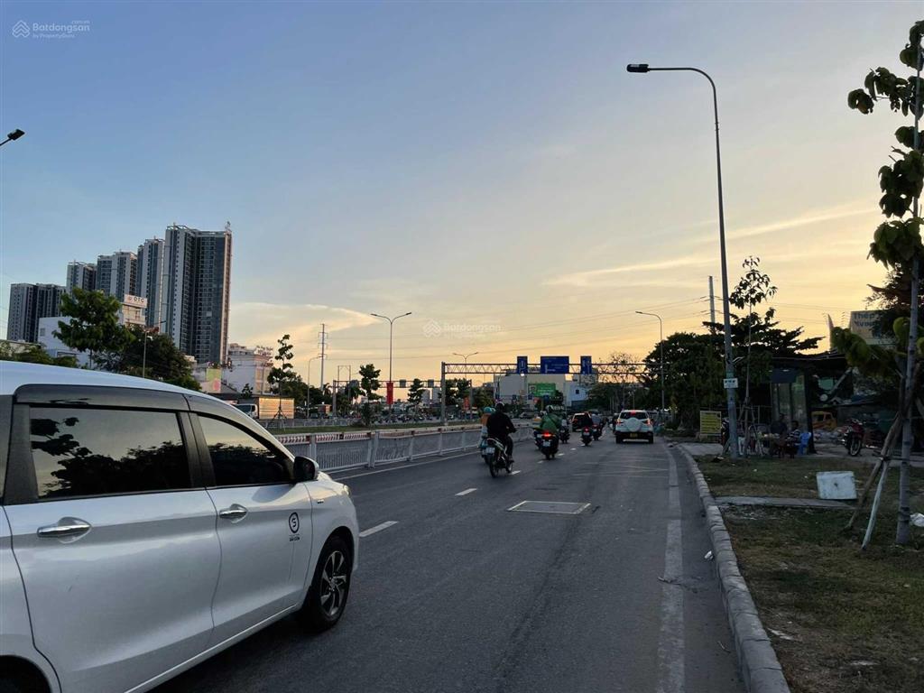 Mặt tiền kinh doanh, dt 8,5x18m nguyễn văn linh quận 7, giá 16 tỷ (140 triệu/m2)