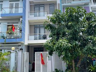 Chỉ 7,29 tỷ nhà 4 tầng 104m2 view hồ thiên nhiên đẹp gần phú mỹ hưng q7