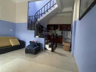 Bán căn nhà phố, đường oto, 3 lầu, cách siêu thị và bệnh viện 200m, nhà hoàn công đầy đủ