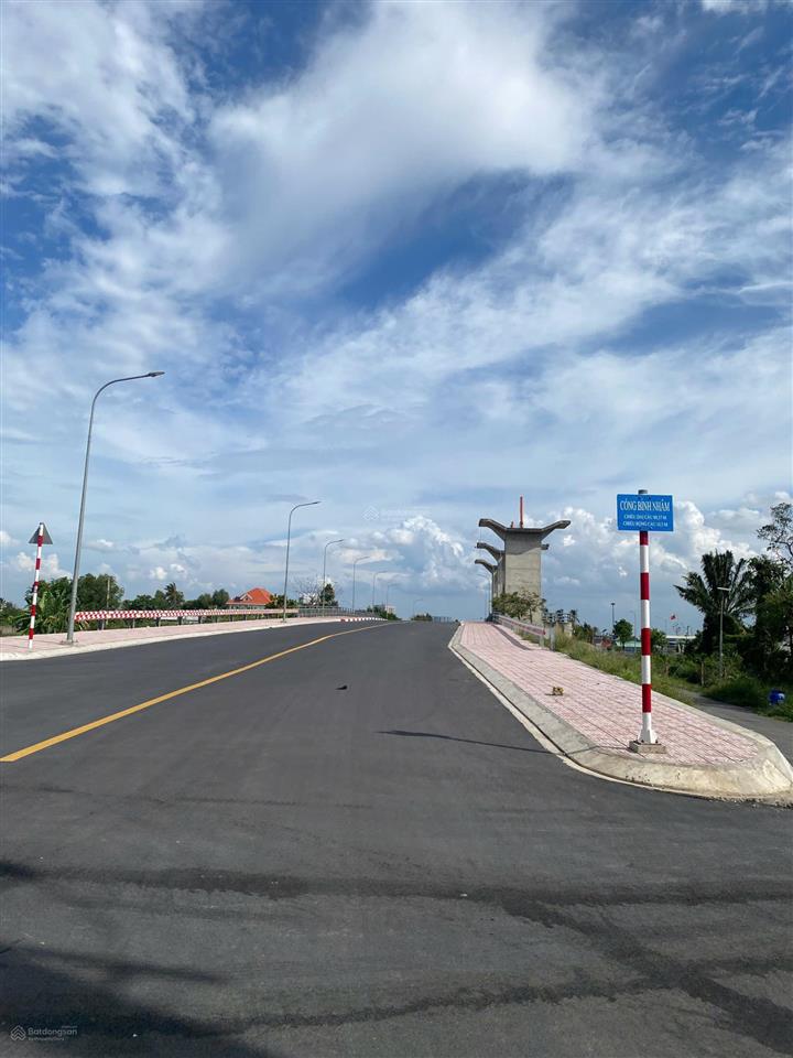 Bán lô đất mặt tiền oto (6x15) cách trung sài gòn 15p , giá rẻ , cách sông sài gòn 200m