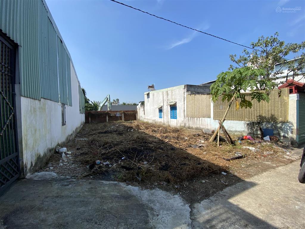 Bán 226m(8,3x27) đường xe tải cách sông sg 200m , vị trí thích hợp làm kho xưởng , xây nhà vườn