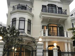 Giảm giá 45 tỷ về 39 tỷ. bán biệt thự compound góc 2 mặt tiền, ngay cầu phú mỹ  quận 7. dt 18x18