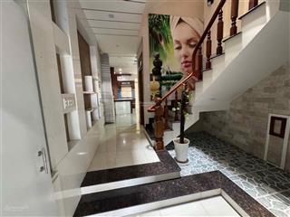 Bán nhà 3 tầng mt nguyễn thị minh khai 4pn, 3wc. dt 71m2. chỉ 17 tỷ