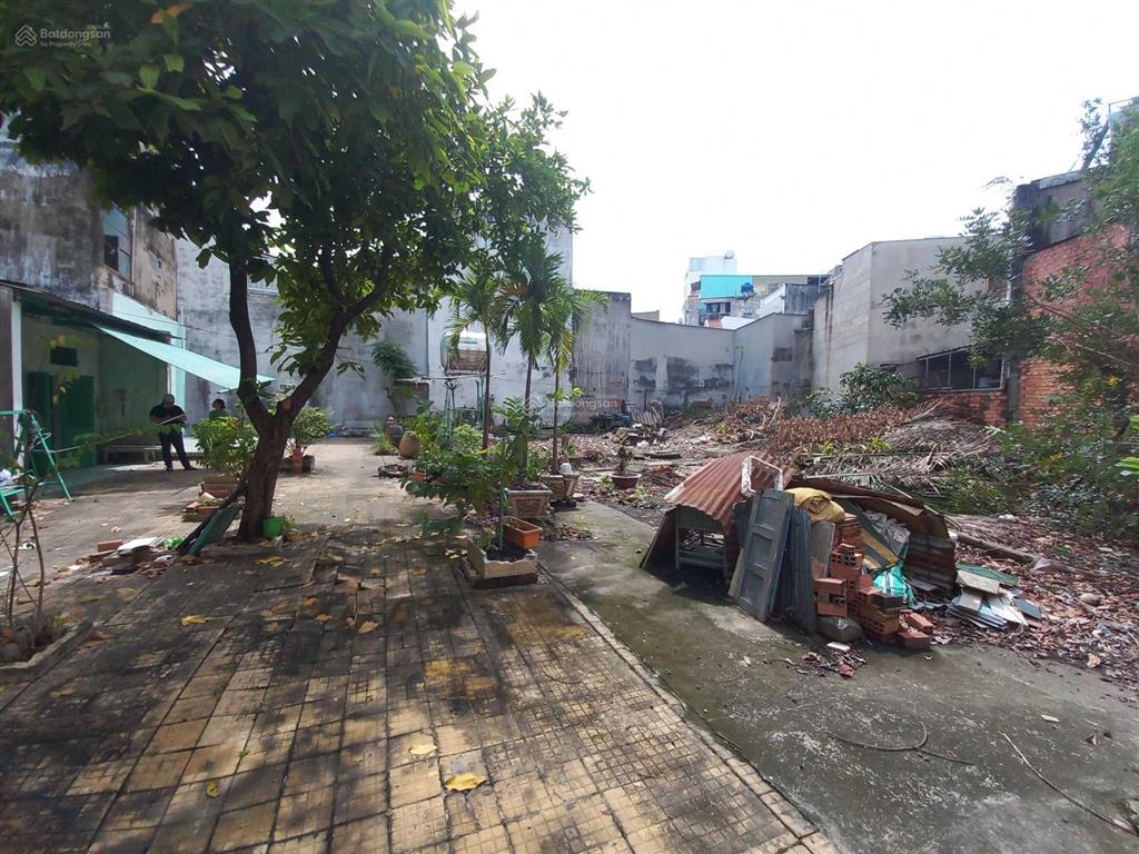 Bán nhà đất lớn gần 700m2 tp. hồ chí minh