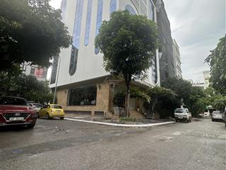 Bán toà văn phòng cầu giấy 200m2 , 8 tầng nổi 1 hầm , mt 15m , lô góc vỉa hè 3 mặt tiền giá tốt 150