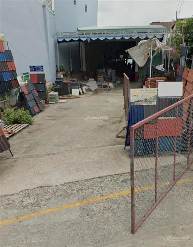 Nhà mặt tiền (hà huy giáp). ngay ngã 4 ga