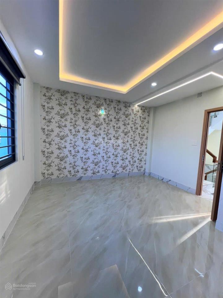 Nhà đẹp full nội thất (cần bán gấp)