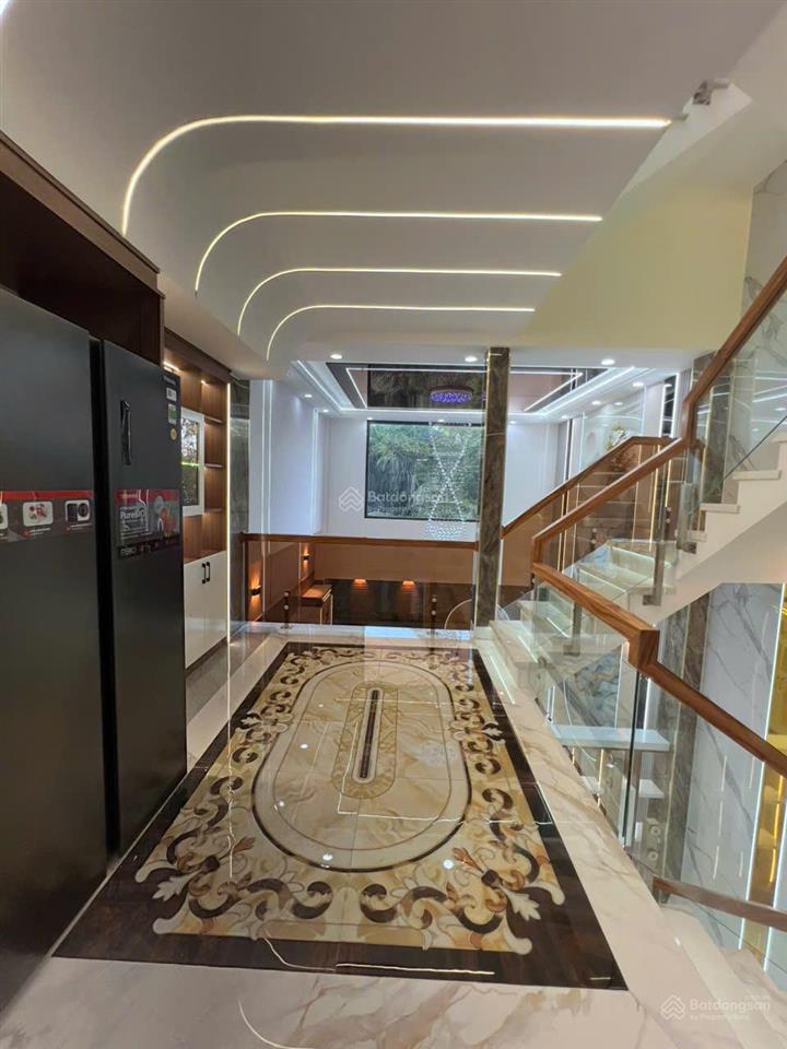 Nhà đẹp full nội thất (cần bán gấp)