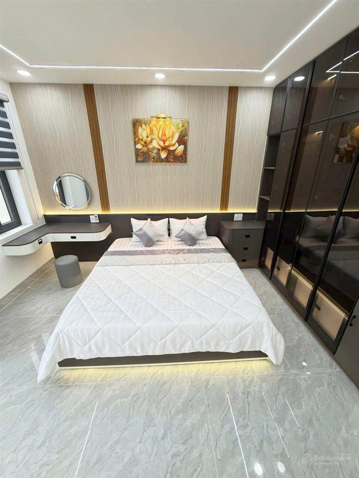 Nhà mới hoàn thiện ( thạnh lộc ) giáp gò vấp.