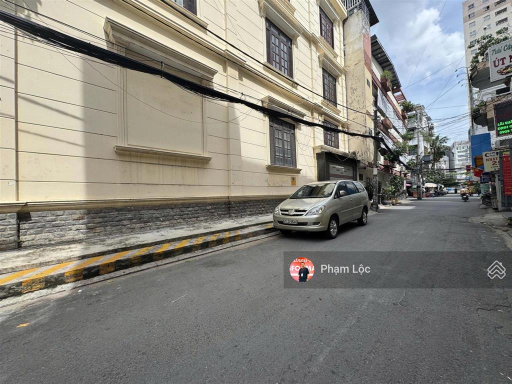 Bán nhà 3mt nguyễn gia trí p.25 dt  9x20 cn180m2 hđt 110tr/th kc5 tầng giá 40 tỷ