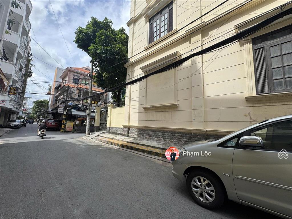 Bán nhà 3mt nguyễn gia trí p.25 dt  9x20 cn180m2 hđt 110tr/th kc5 tầng giá 40 tỷ