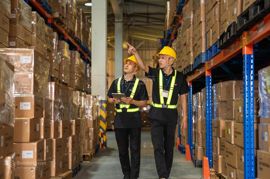 Cho thuê kho giá cạnh tranh q12. mặt tiền ql1a, diện tích linh hoạt 100m2  5000m²