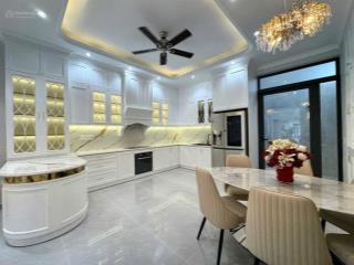 Gặp chính chủ cần bán bt liên kế vườn 126 m2, giá 28.8 tỷ