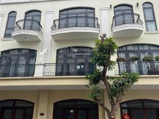 Cần tiền bán giá cam kết rẻ nhất thị trường chà là 64m2 giá 8.x tỷ. cạnh công viên bể bơi. sẵn sổ