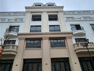 Cần tiền bán gấp căn liền kề 67,5 m2 , xây 5 tầng giá rẻ nhất thị trường vin móng cái tts 3,7 tỷ