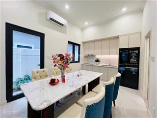 Bán bt 70 m2 hoàn thiện nội thất , cam kết thuê lại 6% / năm . cạnh cổng biển bàn giao luôn