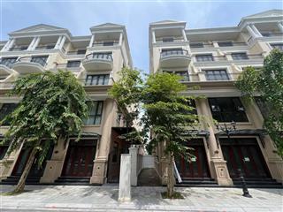Cần tiền bán gấp căn xẻ khe 84 m2 , đã hoàn thiện 5 tầng ,đảo dừa phân khu đóng vip ,cạnh bể bơi