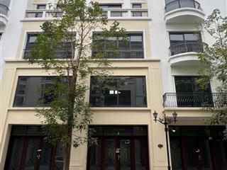 Bán gấp 65 m2 san hô, sổ đỏ lâu dài ,cạnh biển hồ tạo sóng 18ha, công viên .