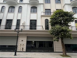 Cần bán căn kinh đô ánh sáng  căn 84 m2  mặt tiền 7 mét  cạnh quảng trường  giá cắt lỗ
