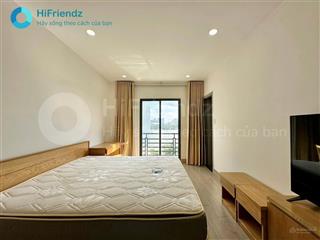 Cho thuê studio ban công view sông sài gòn, ngay dưới chân cầu sài gòn