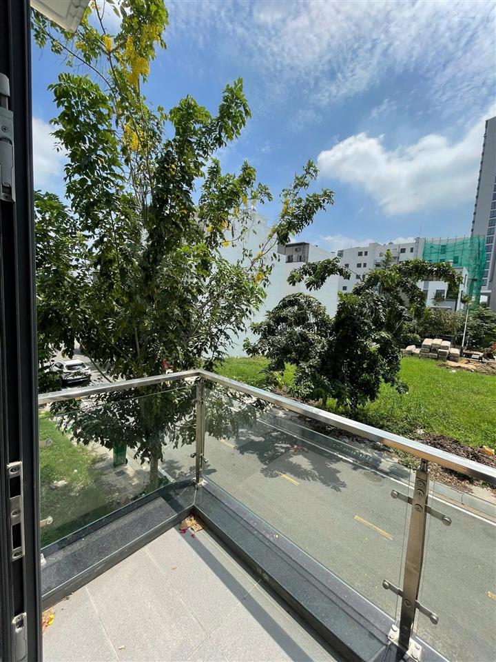 Cho thuê căn hộ cao cấp nằm trong khu compound cạnh đảo kim cương