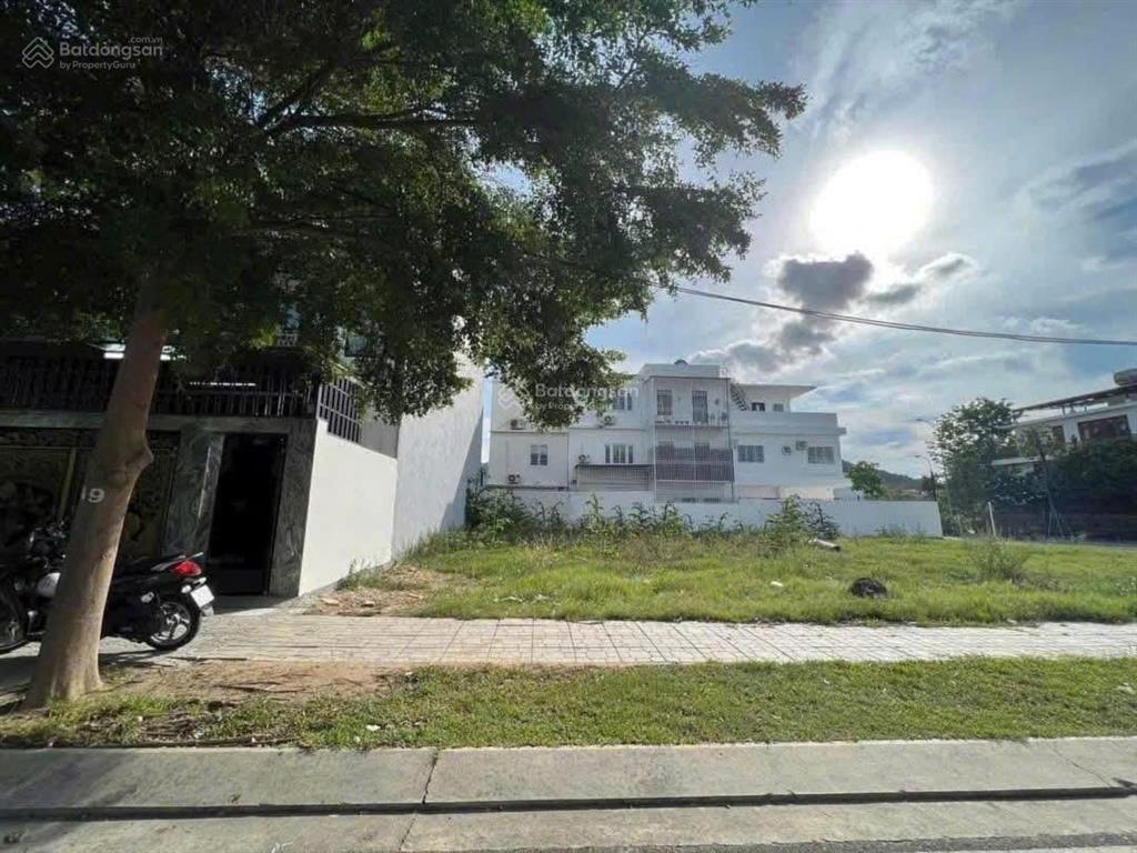 Em bán cặp lô liền kề 166m2, 1 tỷ21 shr thổ cư giá chưa qua tay nhiều chủ, đường 7m, gần cầu hoá an