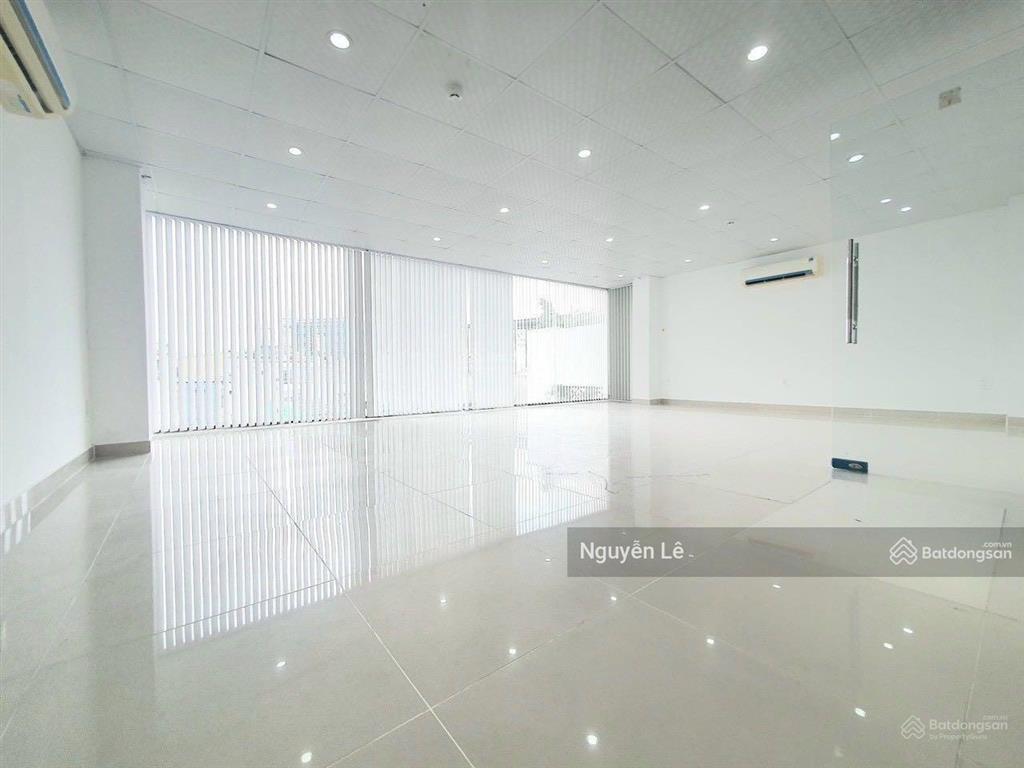 Chính chủ cần cho thuê toà nhà ngang 8m đường lê lợi trung tâm q1 giá 168 triệu