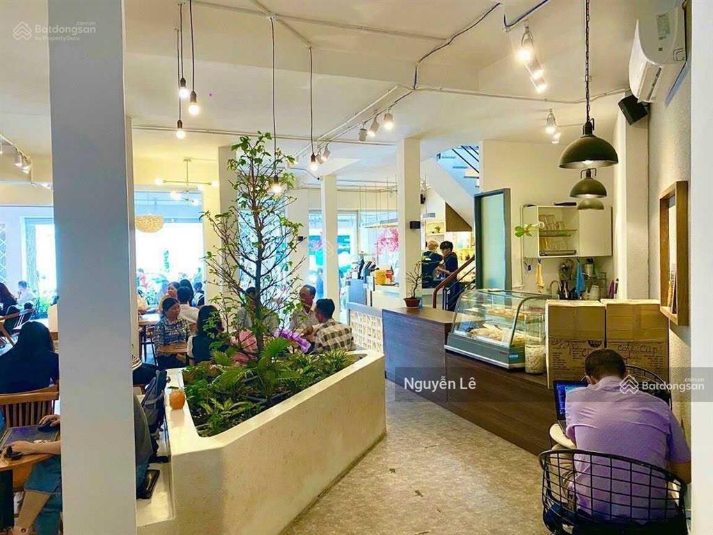 Cho thuê mặt tiền ngang 11m đường phạm ngọc thạch, ngay hồ con rùa, quận 3, giá 80 tr/tháng