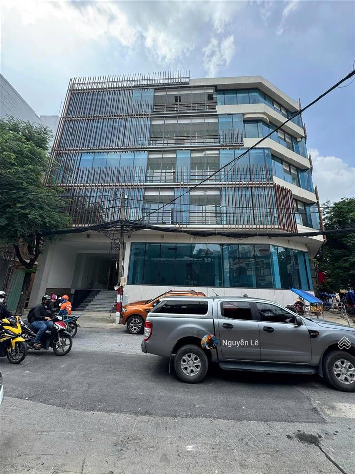 Cho thuê nguyên tòa nhà góc 2 mặt tiền trường sơn ngay sân bay tân sơn nhất 3200m2 giá 260tr