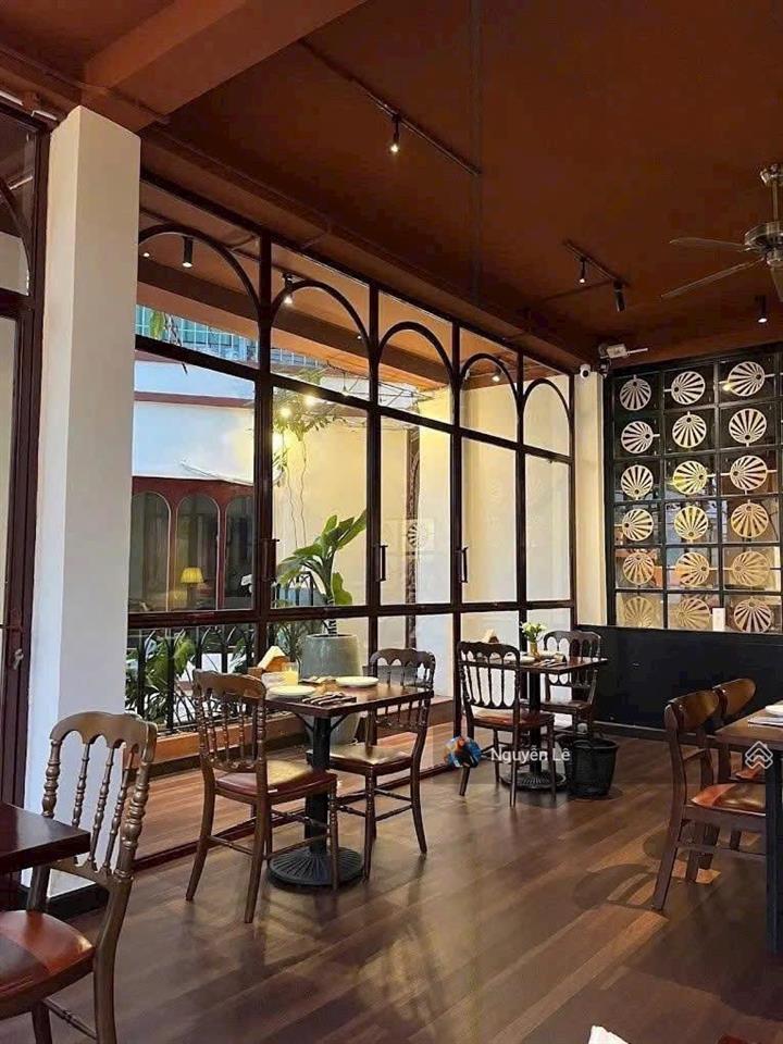 Chính chủ cần cho thuê nhà 38 lê thánh tôn phường bến nghé quận 1 giá 100tr