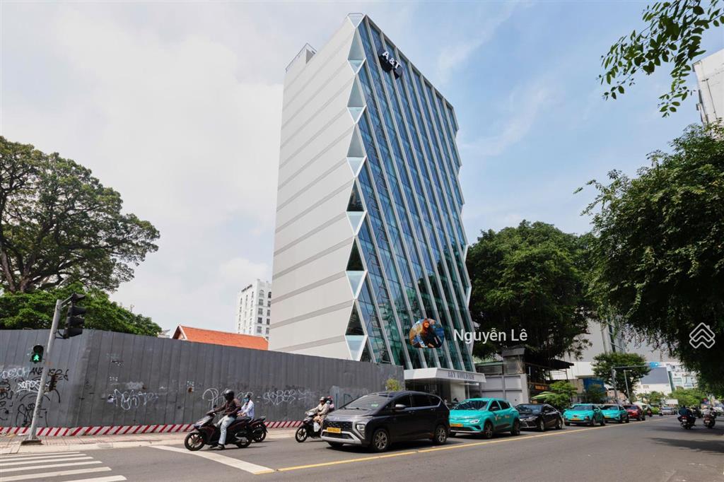 Cho thuê tòa nhà 3200m2 văn phòng cao cấp mặt tiền hai bà trưng quận 3