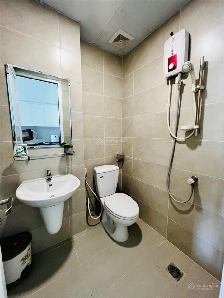 Cho thuê saigon intela 2pn trống 5,5tr/th có nội thất 6  7tr/tháng