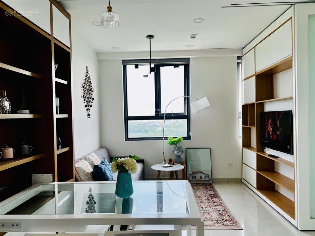 Cho thuê saigon intela 2pn trống 5,5tr/th có nội thất 6  7tr/tháng