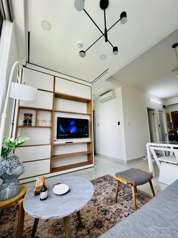 Cho thuê saigon intela 2pn trống 5,5tr/th có nội thất 6  7tr/tháng