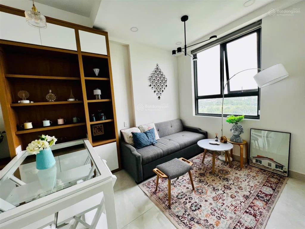 Cho thuê saigon intela 2pn trống 5,5tr/th có nội thất 6  7tr/tháng