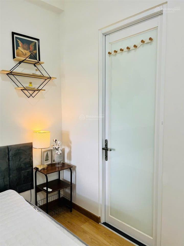 Cho thuê saigon intela 2pn trống 5,5tr/th có nội thất 6  7tr/tháng