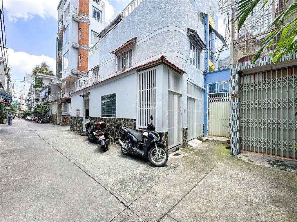 Bán víp nhà hxh góc 3mt đường trần hưng đạo q1, kc 2 tầng chỉ 8.5 tỷ pháp lý sạch ở ngay