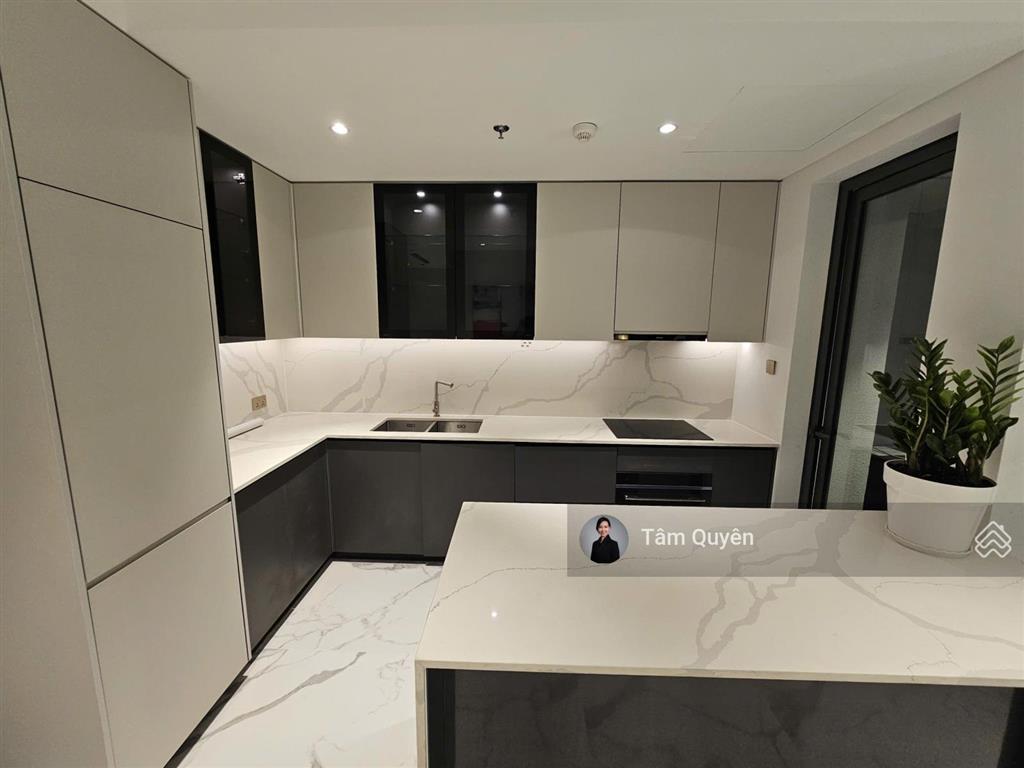 The crest độc quyền bán nhanh căn 2pn giá rẻ nhất metropole  full nt đẹp mới  chỉ 21 tỷ all in