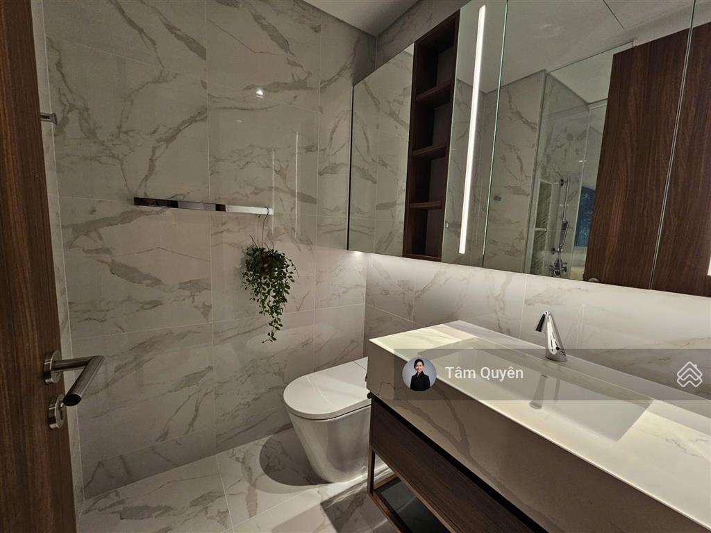 The crest độc quyền bán nhanh căn 2pn giá rẻ nhất metropole  full nt đẹp mới  chỉ 21 tỷ all in