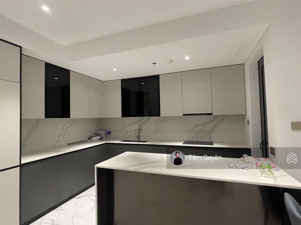 The crest bán căn 2pn có sổ hồng  view cầu bason  tầng cao  hot deal giá siêu rẻ chỉ 18,5 tỷ