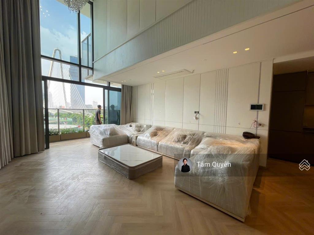 Cho thuê căn hộ duplex 4pn opera metropole 238 m2  nội thất nhập khẩu thiết kế đập hộp mới keng