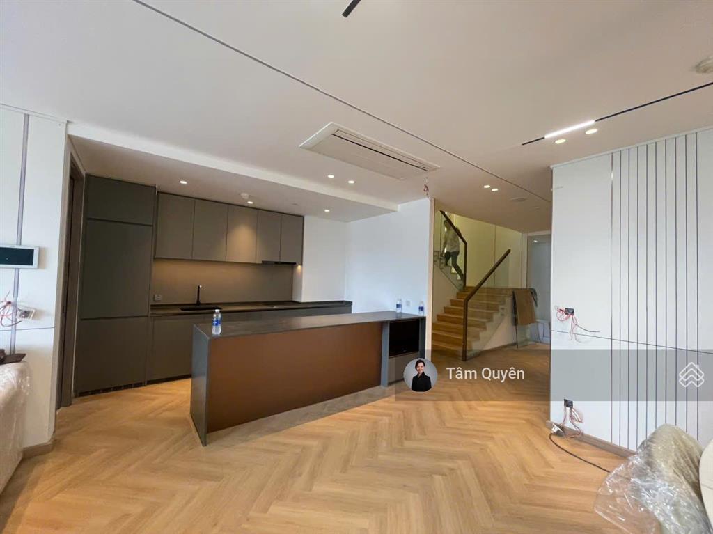 Cho thuê căn hộ duplex 4pn opera metropole 238 m2  nội thất nhập khẩu thiết kế đập hộp mới keng