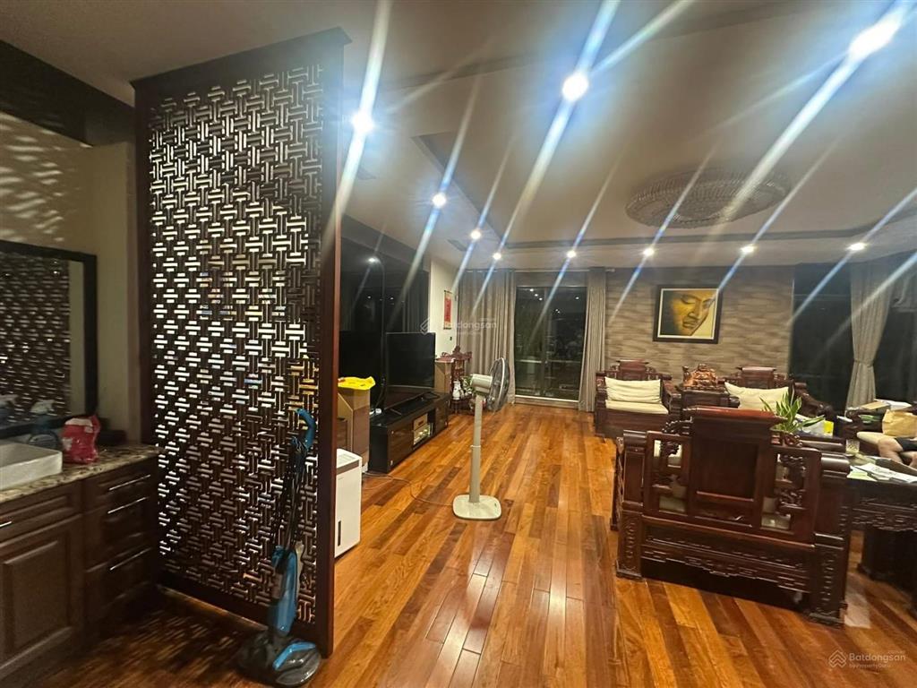 Biệt thự thành công, ba đình, siêu đẹp, ô tô ngủ trong nhà dt 160m, 6 tầng, mt 8.4m gia 76 tỷ