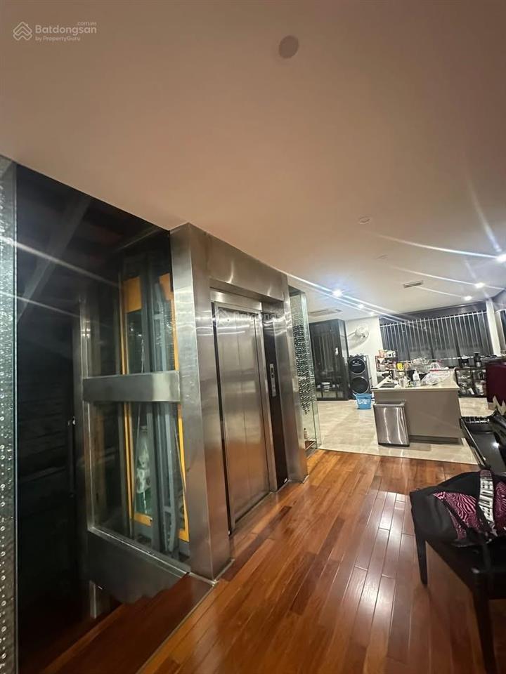 Biệt thự thành công, ba đình, siêu đẹp, ô tô ngủ trong nhà dt 160m, 6 tầng, mt 8.4m gia 76 tỷ